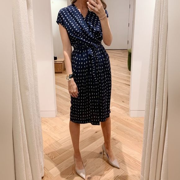 MM Lafleur Dresses & Skirts - M.M. LaFleur Navy Blue Noel Faux Wrap Top Volume Dress Swipe Print Size 2